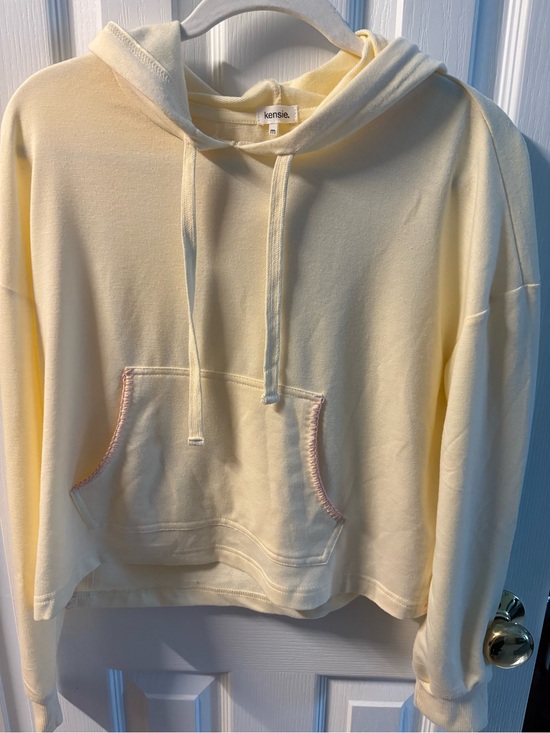 Kensie Sweaters - NWT Kensie Yellow Cream Blanket Stitch Pullover Hoodie M